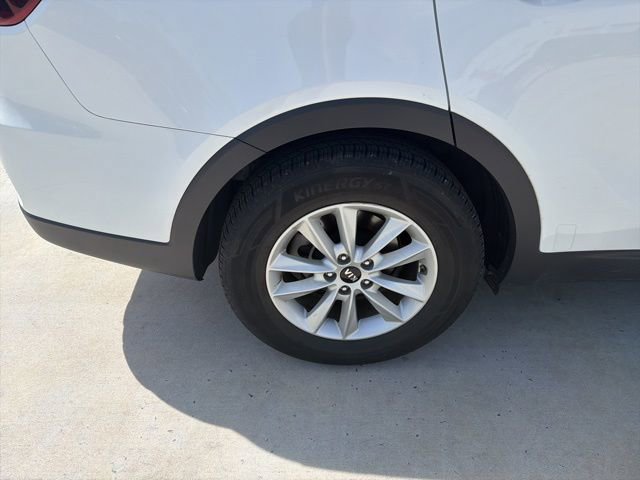 Used 2020 Kia Sorento LX image 10
