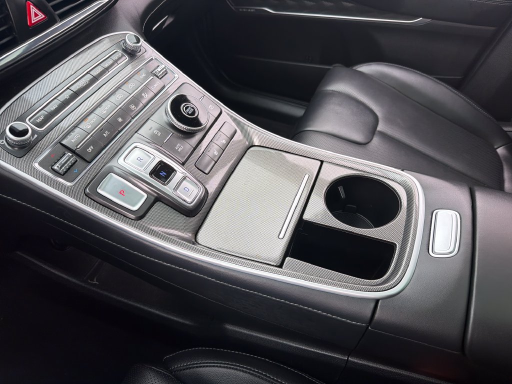Used 2023 Hyundai Santa Fe SEL w/ Premium Package FWD image 18