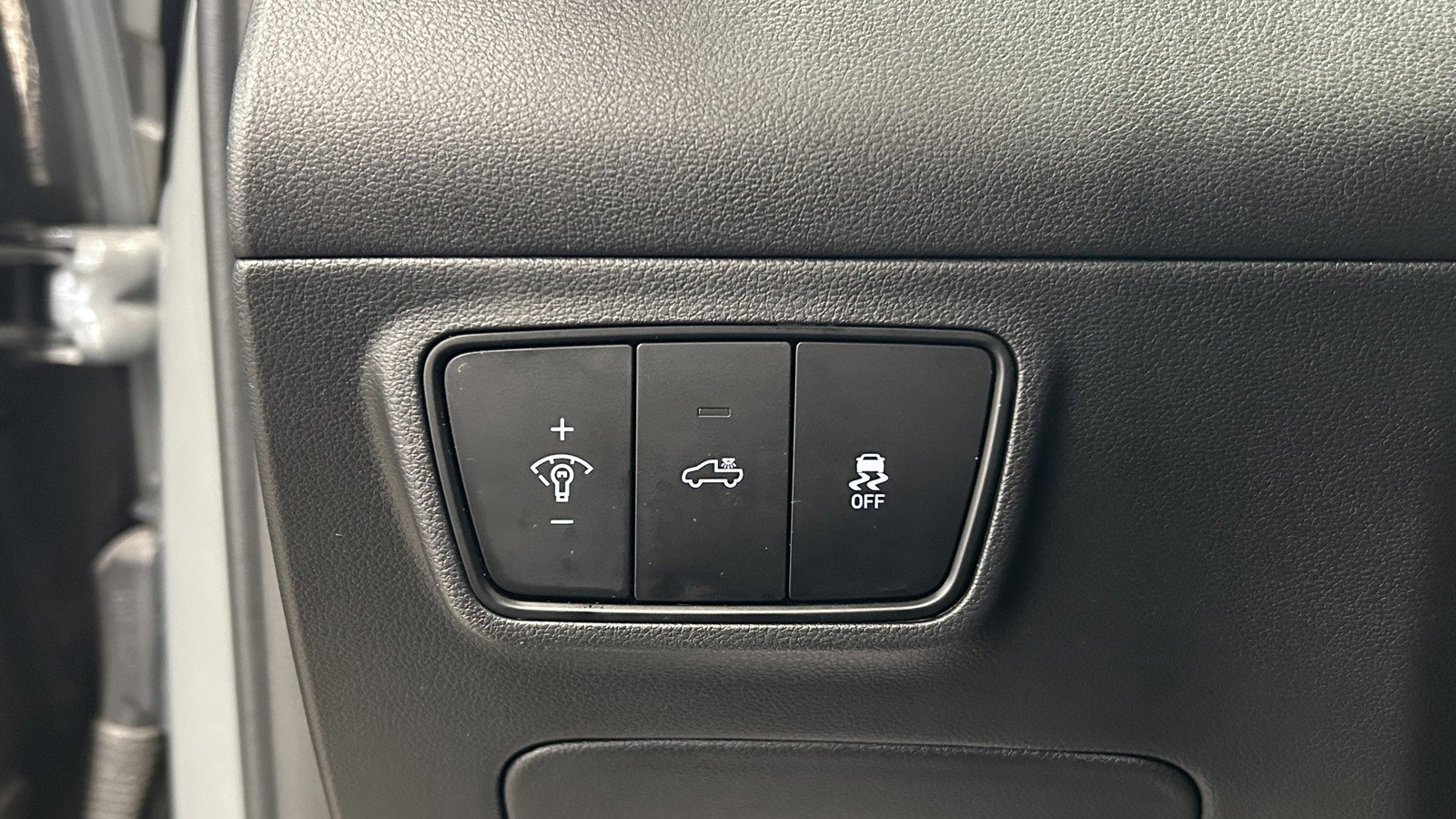 Used 2022 Hyundai Santa Cruz SEL Premium image 23