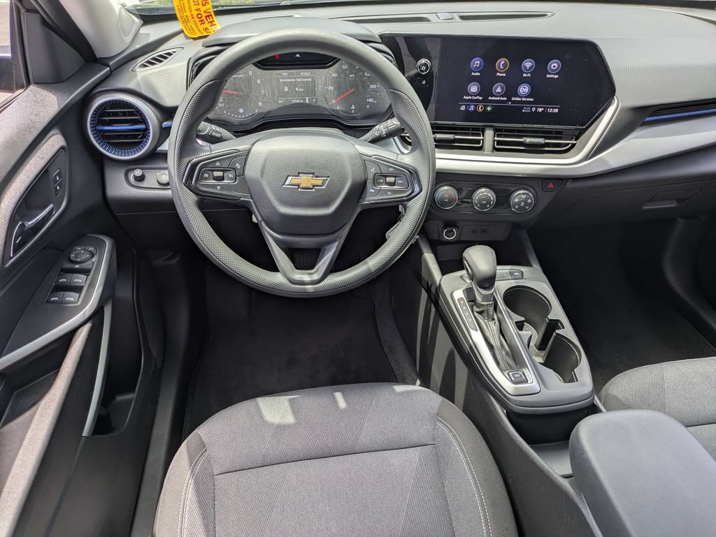 Used 2025 Chevrolet Trax LS FWD image 25