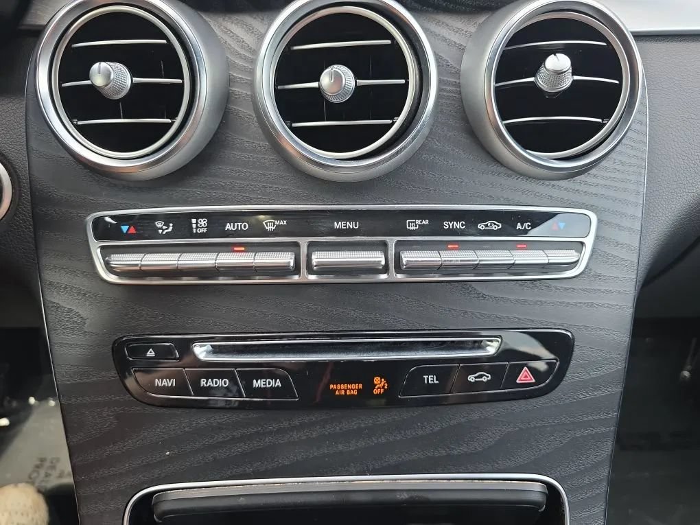 Used 2017 Mercedes-Benz GLC 300 4MATIC image 36