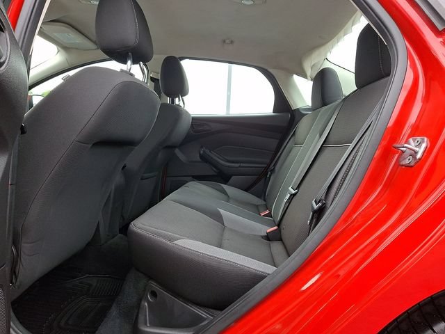 Used 2012 Ford Focus SE w/ SE Winter Pkg FWD image 12