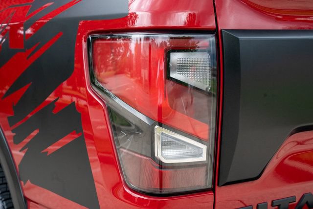 Used 2023 Nissan Titan PRO-4X w/ Pro-4x Convenience Package AWD/4WD image 18