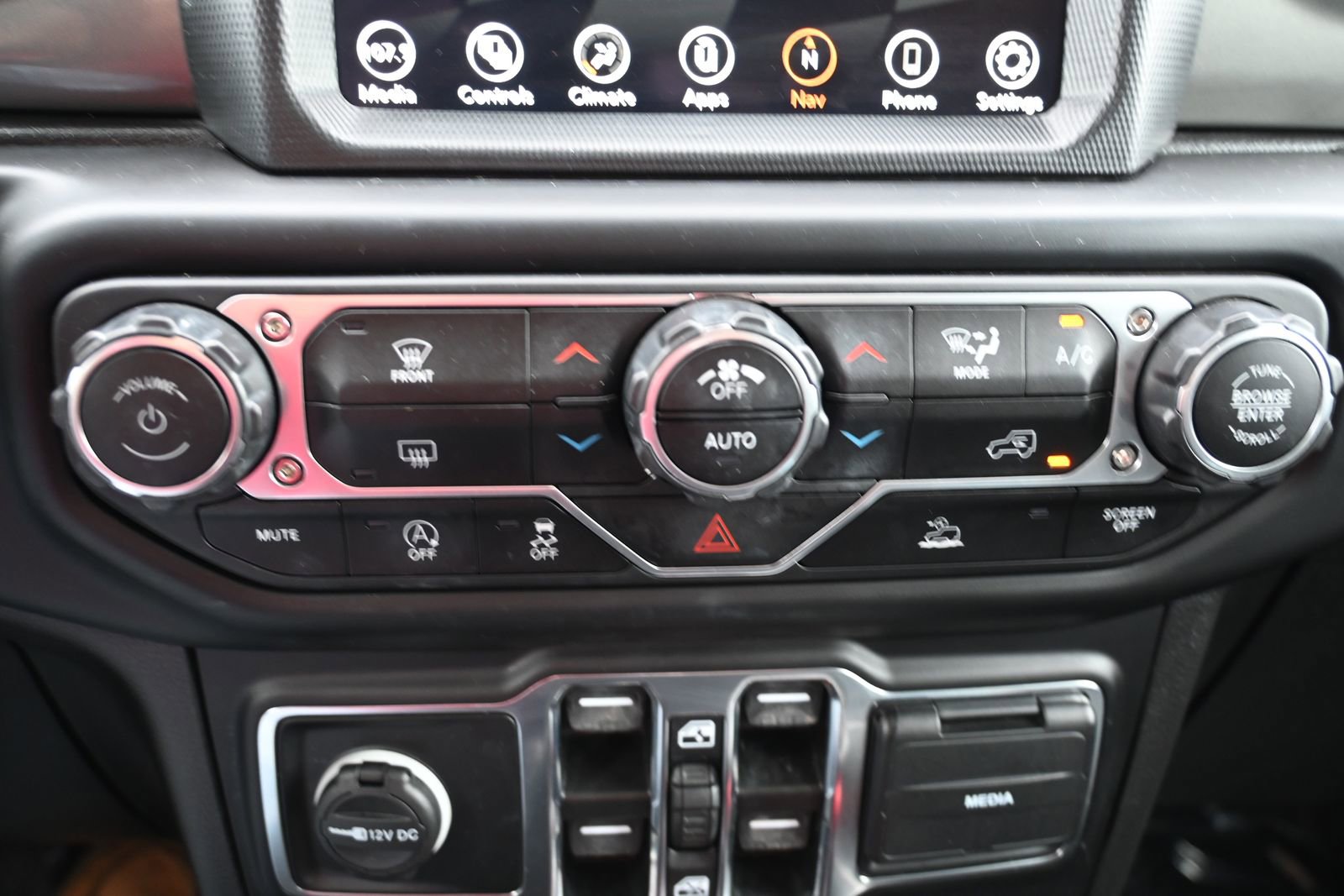 Used 2023 Jeep Gladiator Overland image 14