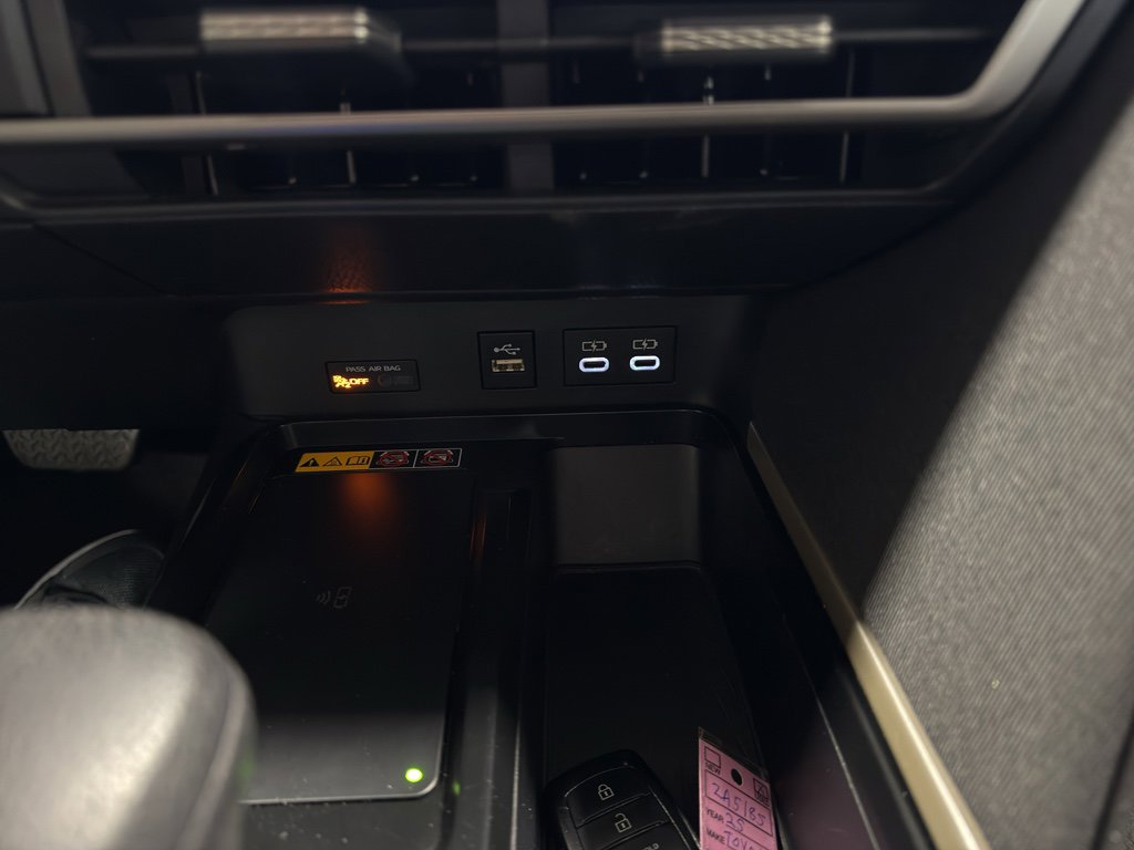 Used 2025 Toyota Camry LE image 16