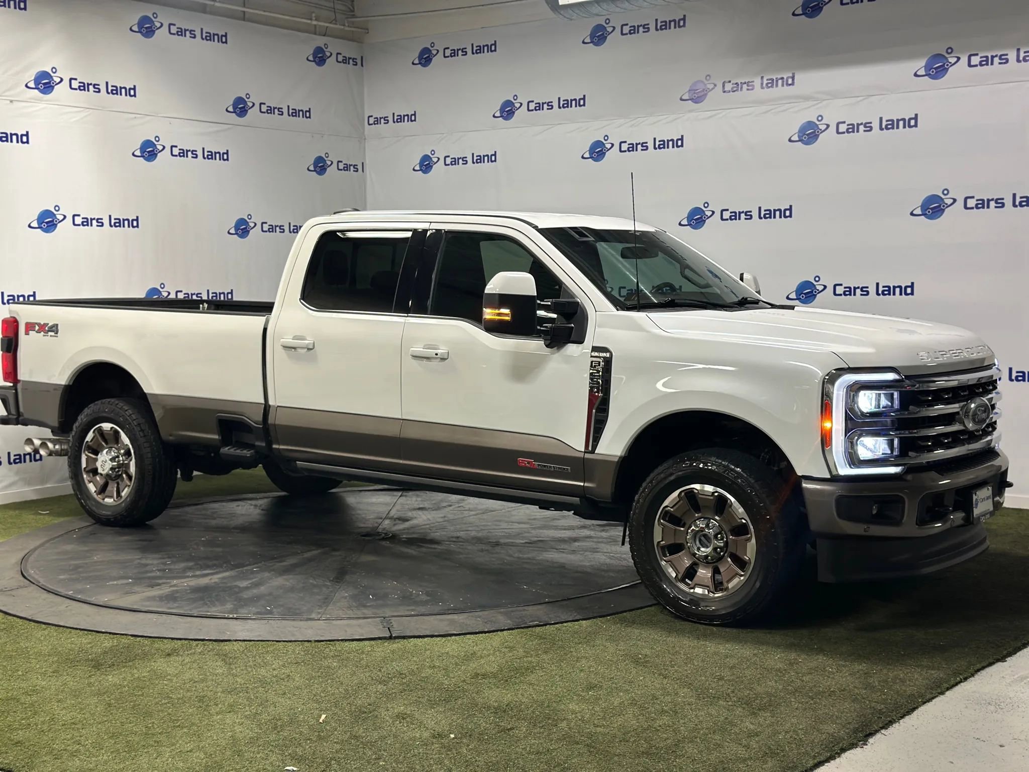Used 2023 Ford F250 King Ranch image 2