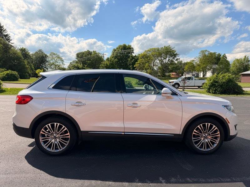 Used 2016 Lincoln MKX Reserve w/ Luxury Package FWD image 5