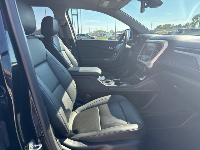 Used 2023 GMC Acadia SLT w/ LPO, Floor Liner Package image 18