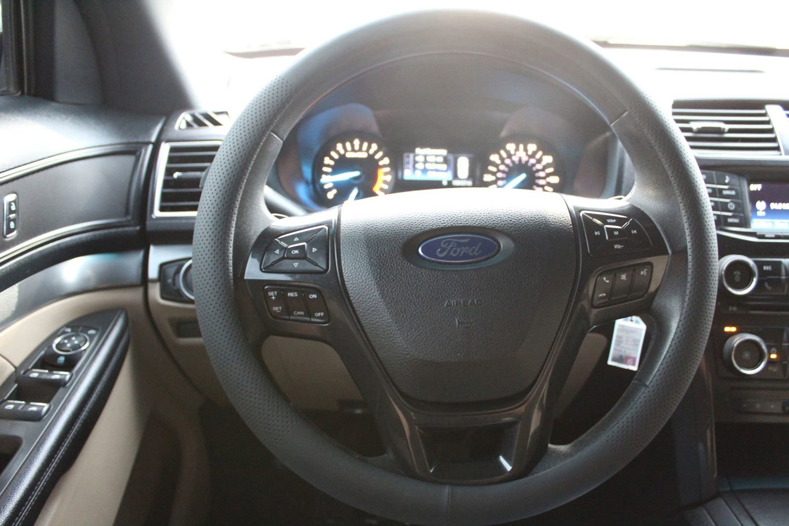 Used 2016 Ford Explorer 4WD w/ Class II Trailer Tow Package image 17