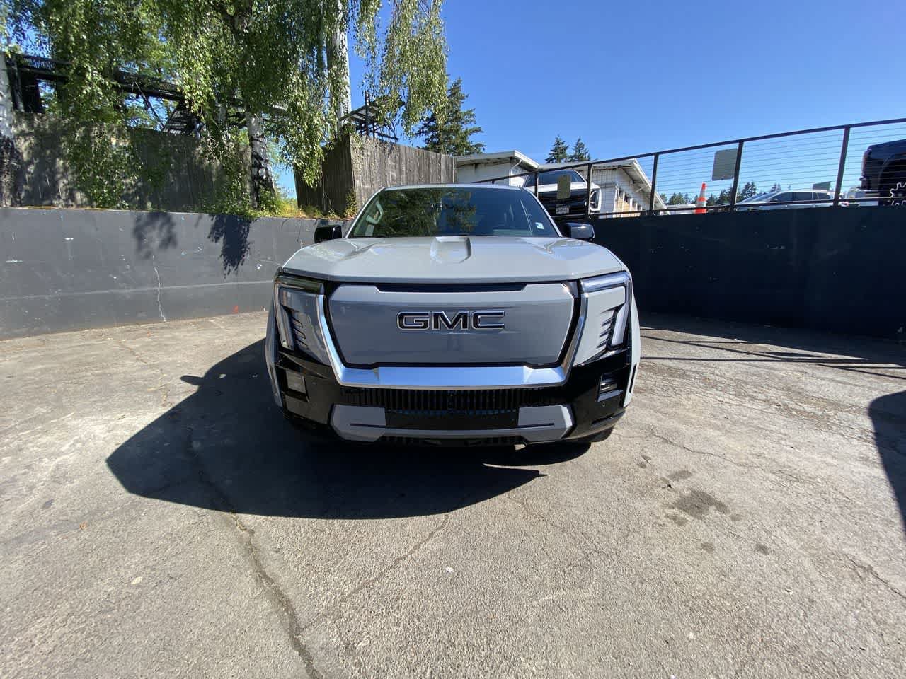 Used 2025 GMC Sierra EV Denali AWD/4WD image 9