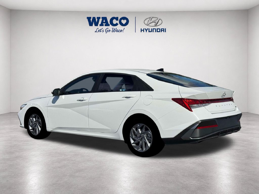 Used 2026 Hyundai Elantra Hybrid FWD image 6
