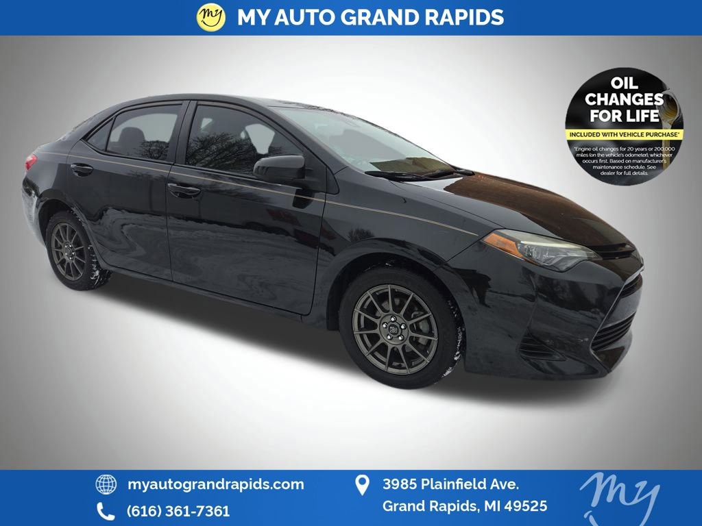 Used 2019 Toyota Corolla LE image 1