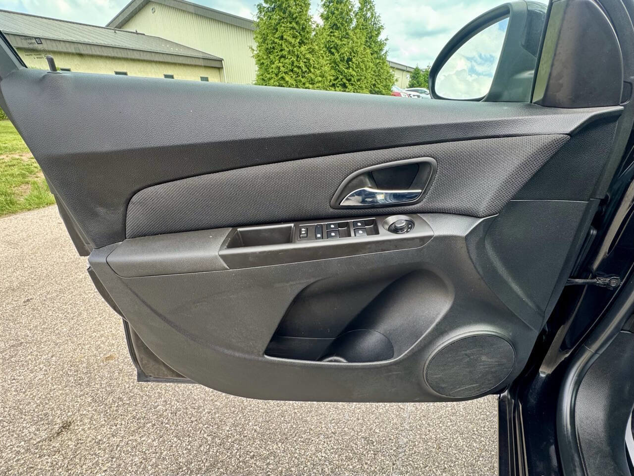 Used 2015 Chevrolet Cruze LT image 12