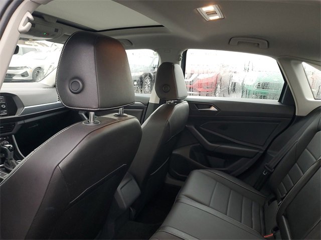 Used 2023 Volkswagen Jetta SE image 8
