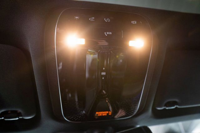 New 2025 Mercedes-Benz GLC 350e 4MATIC image 25