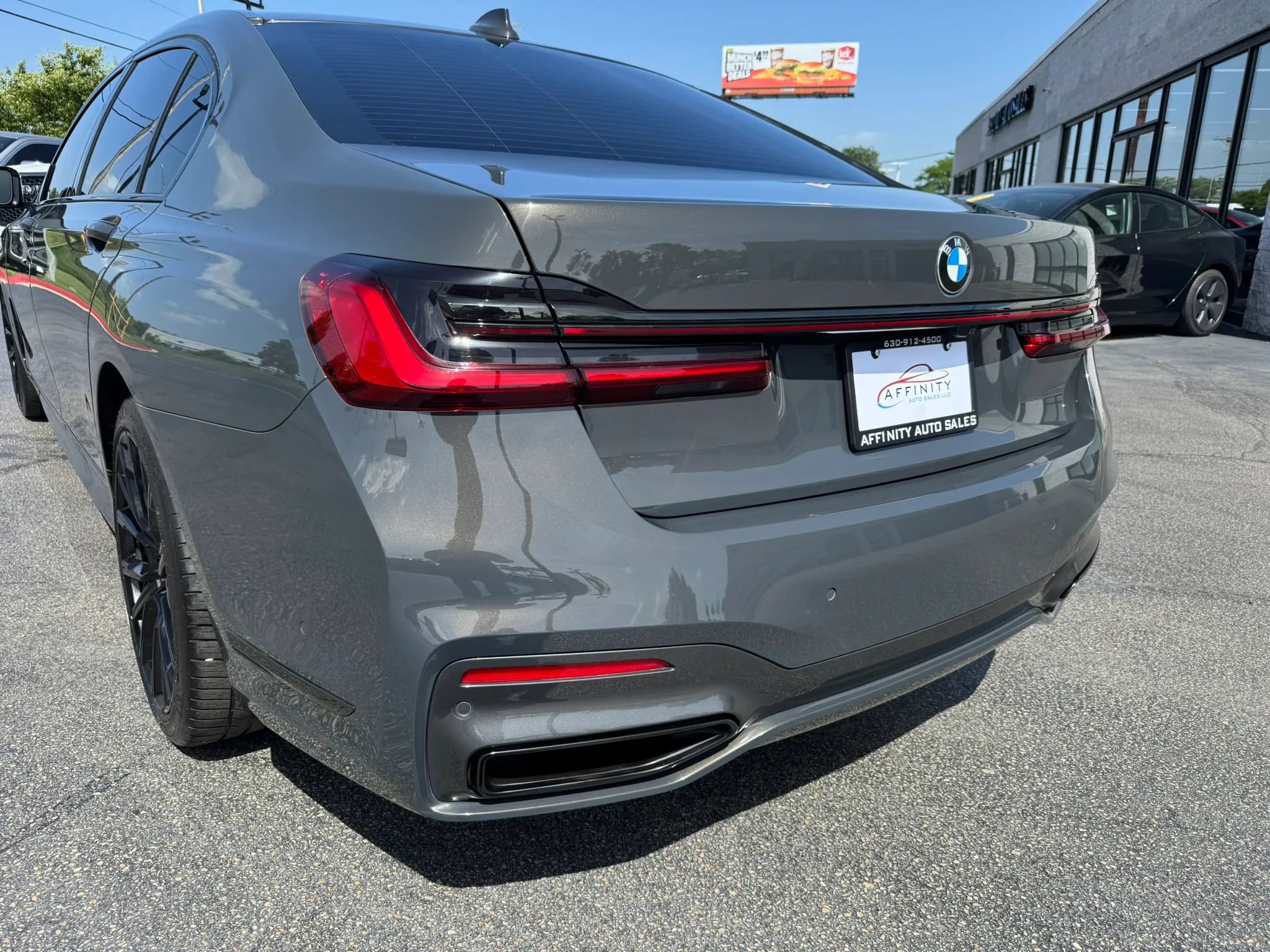 Used 2022 BMW 750i xDrive w/ Executive Package AWD/4WD image 5