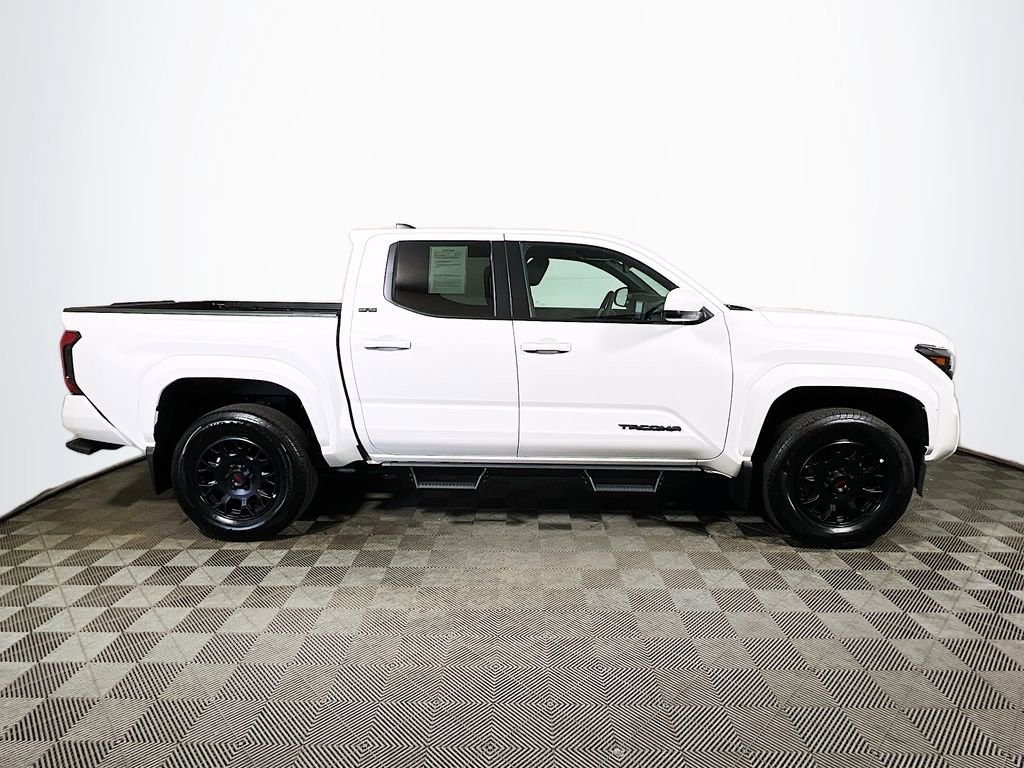 Certified 2025 Toyota Tacoma SR5 AWD/4WD image 9