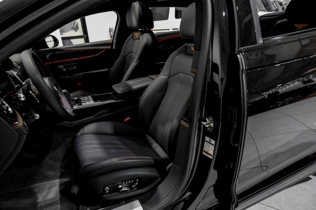 Used 2024 Bentley Flying Spur V8 image 29