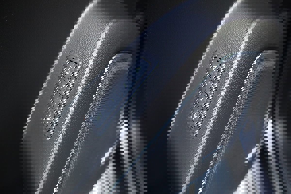 Used 2018 Chevrolet Suburban Premier image 11