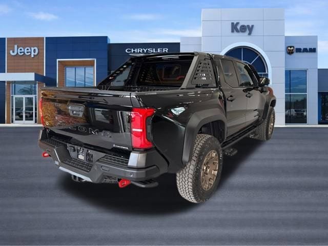 Used 2025 Toyota Tacoma Trailhunter image 7
