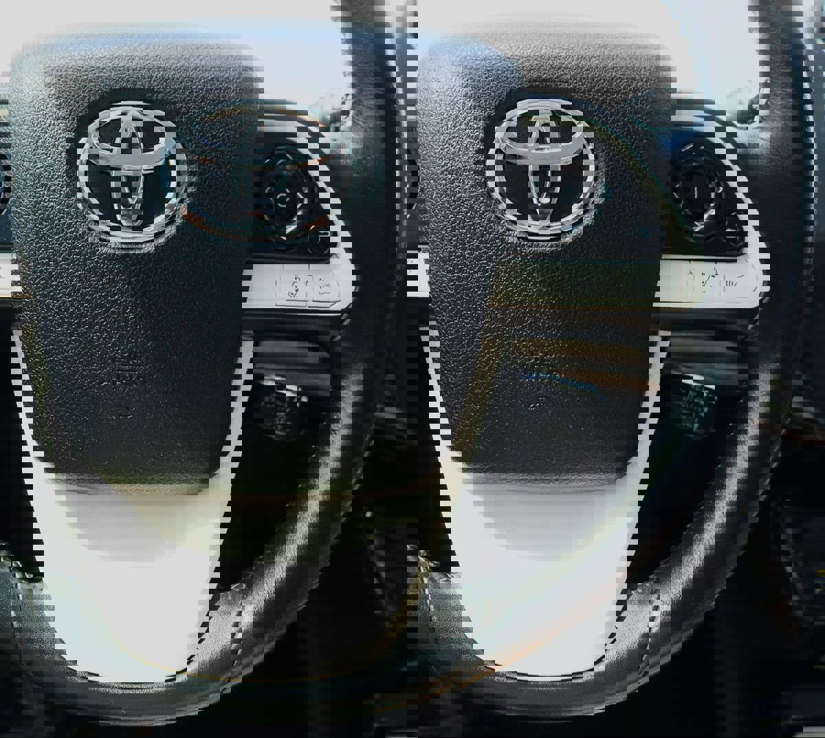 Used 2016 Toyota Prius Three Touring FWD image 55