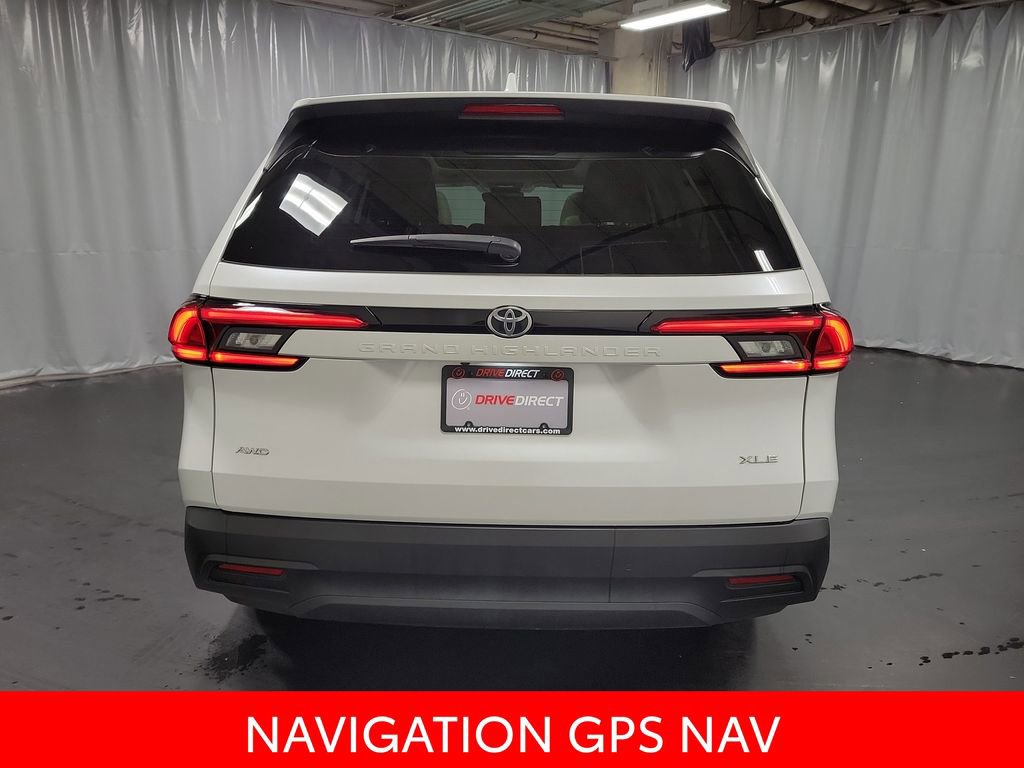 Used 2024 Toyota Grand Highlander XLE image 7