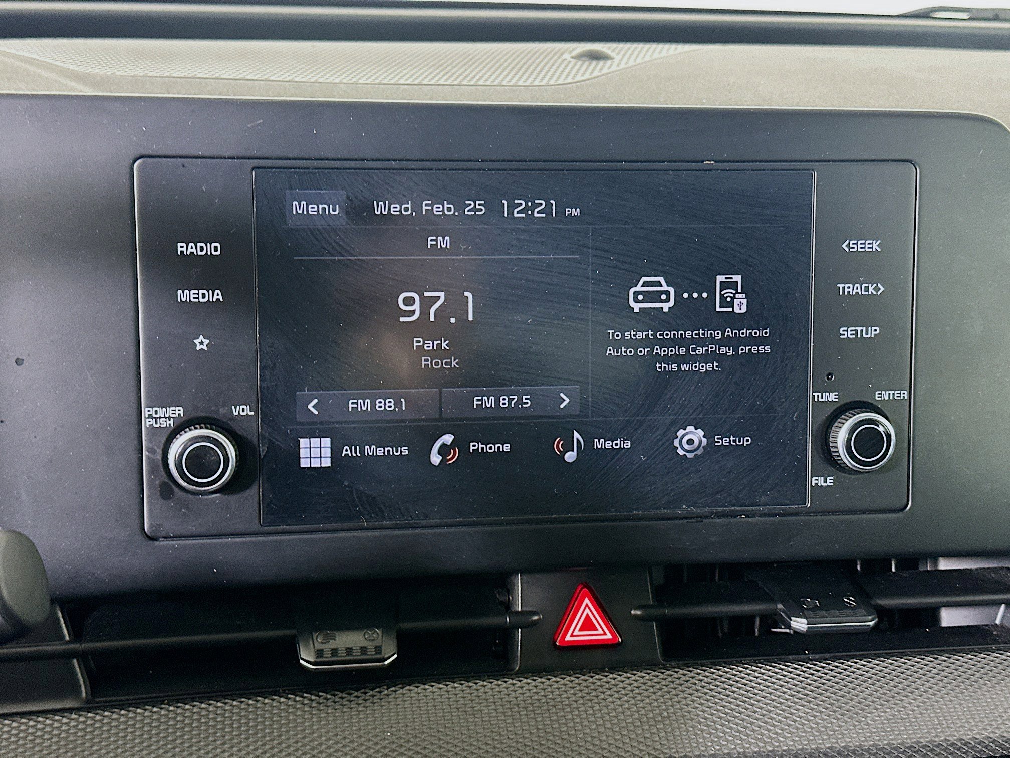 Used 2024 Kia Sportage LX image 19