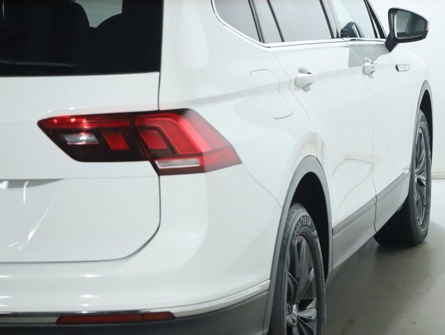 Used 2024 Volkswagen Tiguan SE FWD image 48