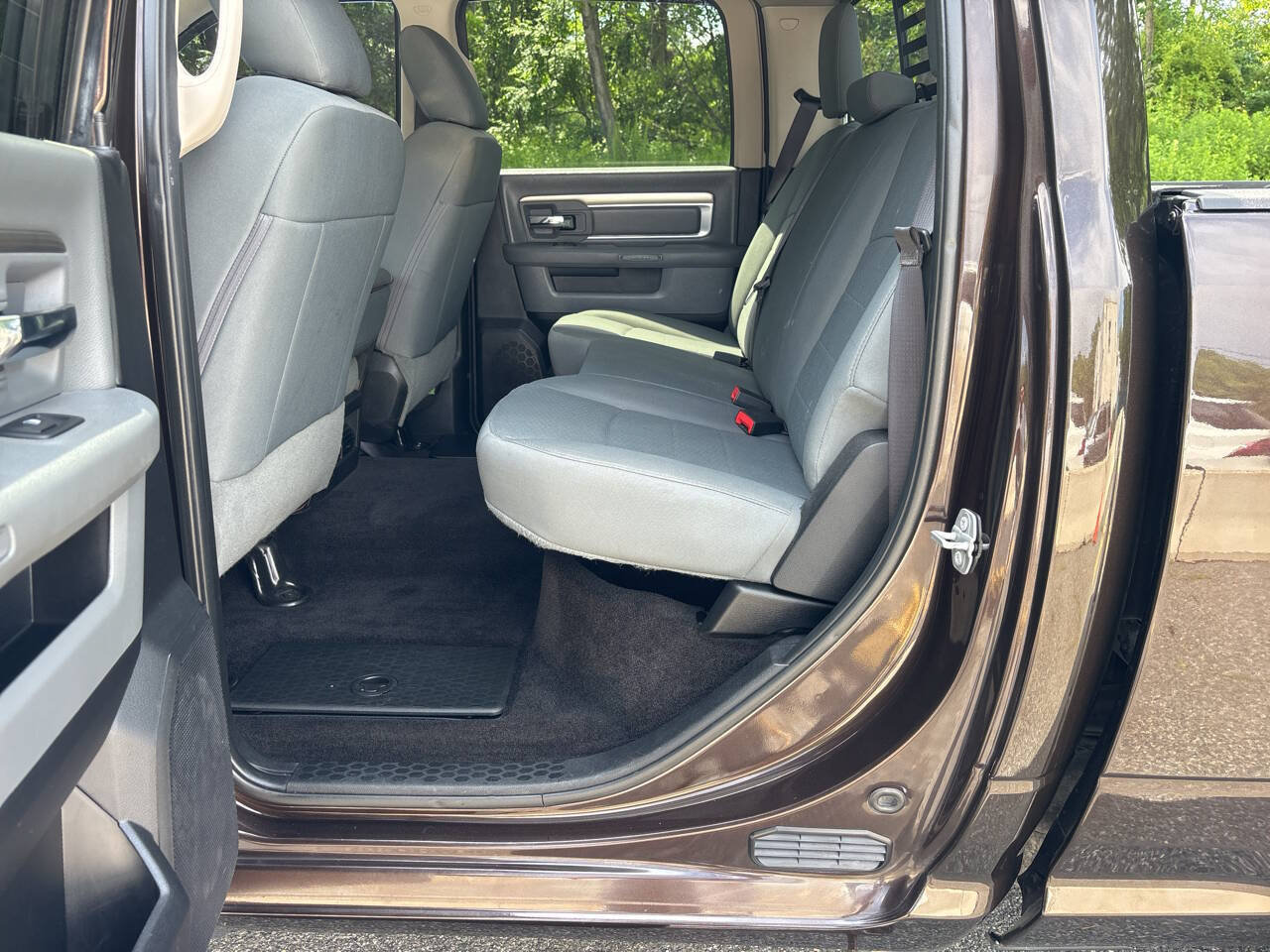 Used 2017 RAM 2500 SLT w/ Snow Chief Group AWD/4WD image 22