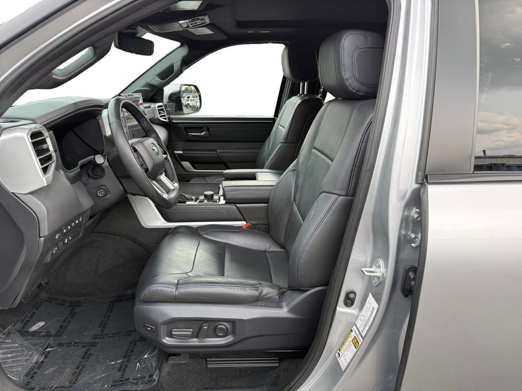 Used 2025 Toyota Sequoia Platinum AWD/4WD image 9