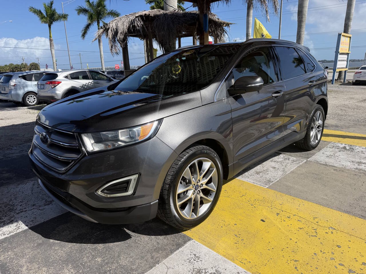 Used 2018 Ford Edge Titanium FWD image 1