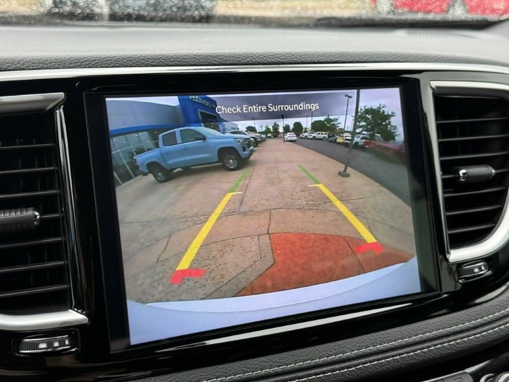 Used 2026 Chrysler Pacifica Limited FWD image 31