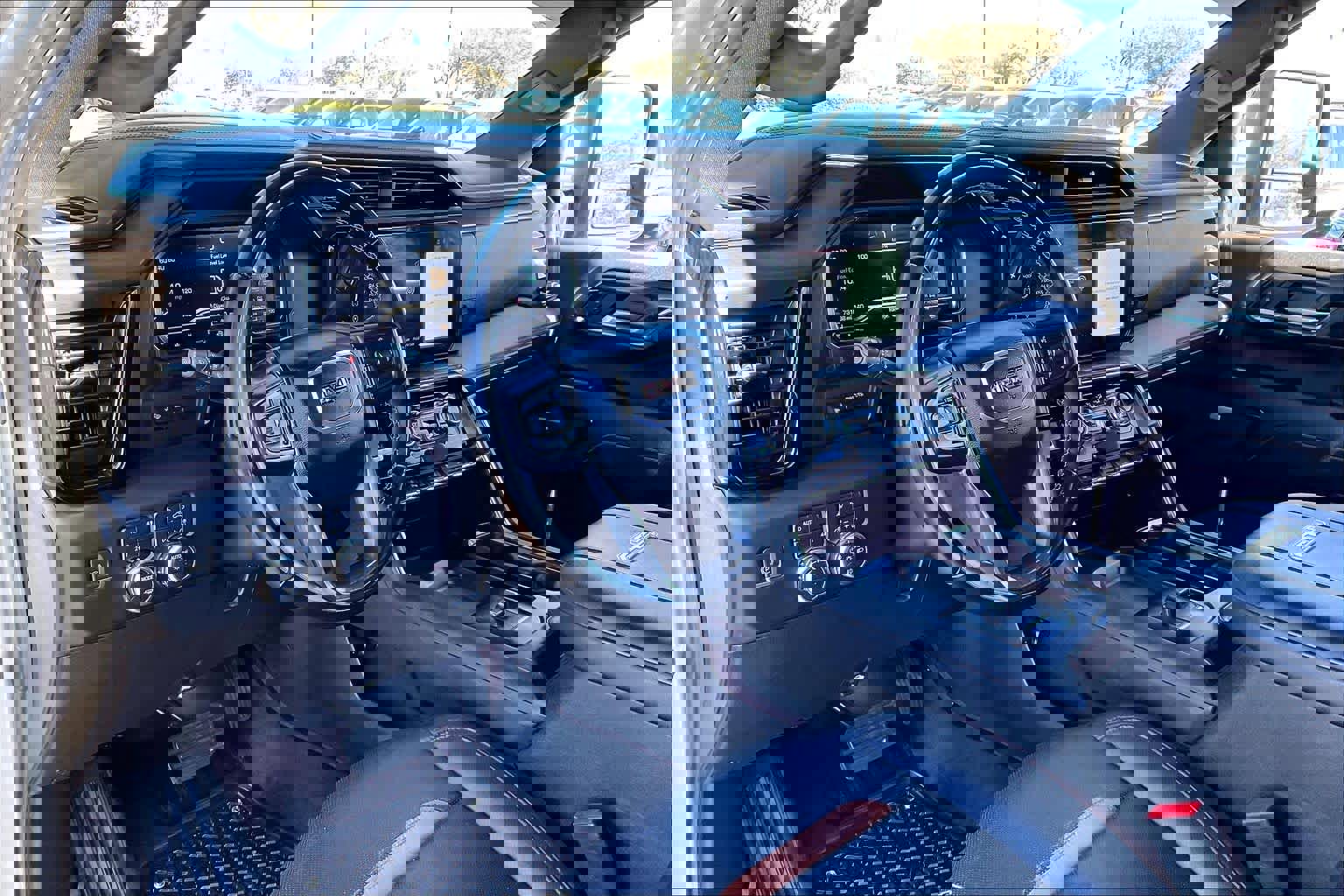 Used 2024 GMC Sierra 2500 AT4 w/ AT4 Premium Plus Package image 17