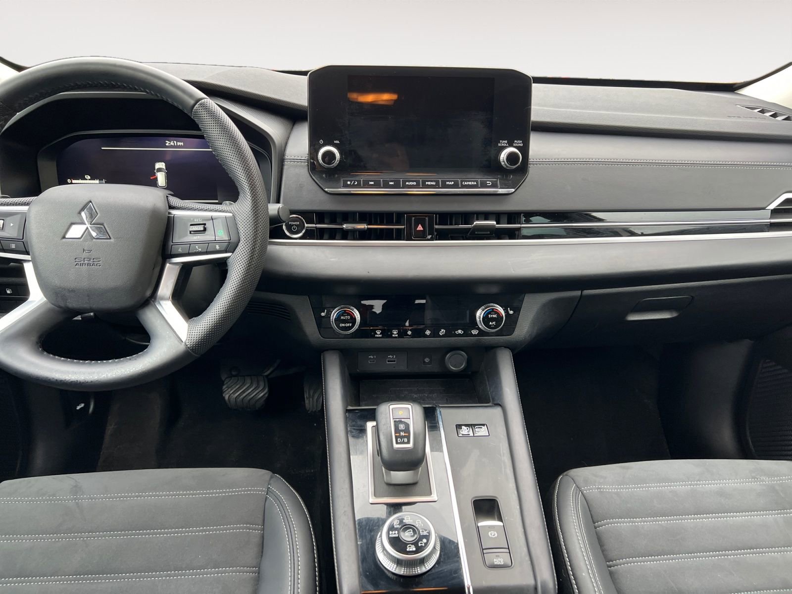 Used 2023 Mitsubishi Outlander SE AWD/4WD image 11