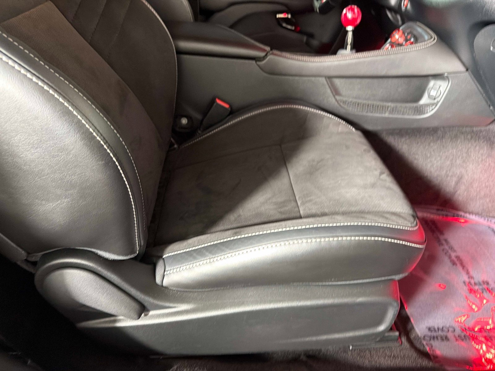 Used 2018 Dodge Challenger SRT Hellcat RWD image 23