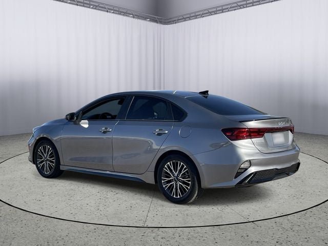 Used 2024 Kia Forte GT-Line w/ GT-Line Premium Package FWD image 4