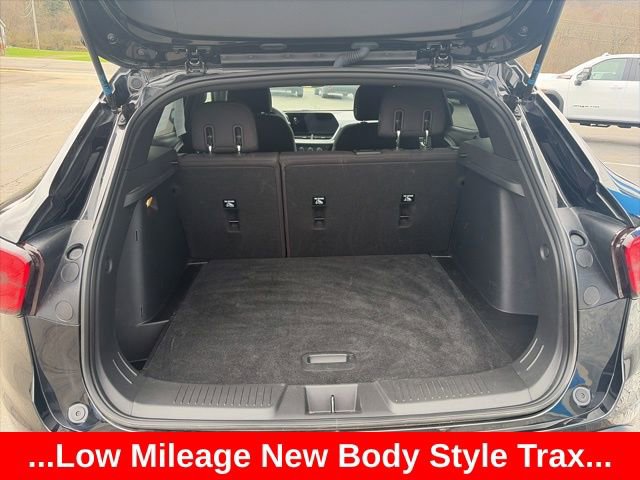 Used 2024 Chevrolet Trax RS w/ Driver Confidence Package image 8