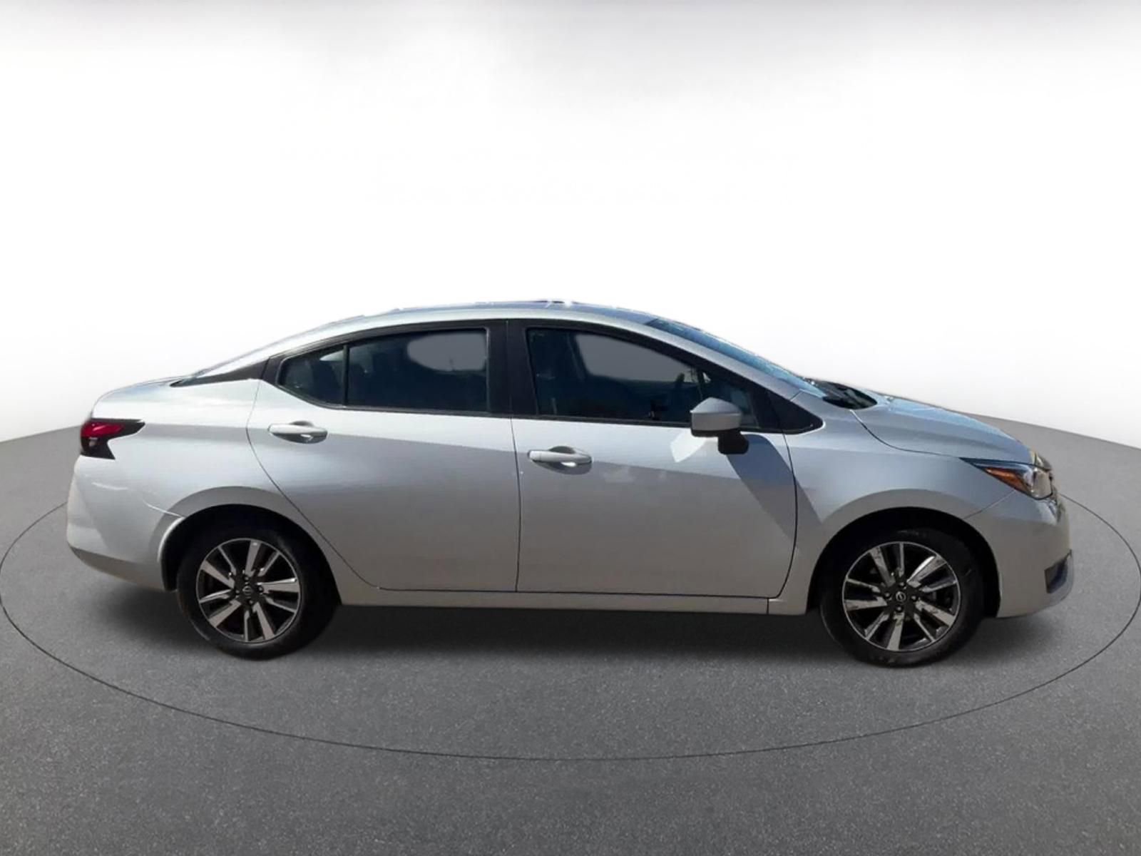 Used 2025 Nissan Versa SV image 16