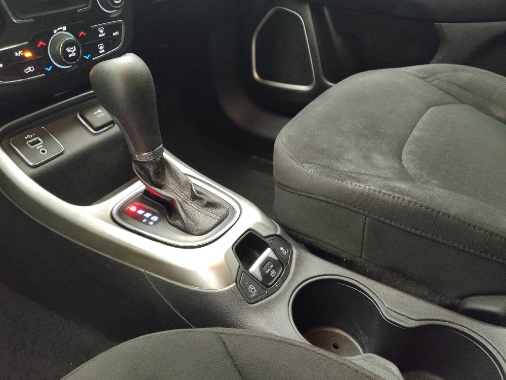 Used 2021 Jeep Compass Sport w/ Cold Weather Group FWD image 26