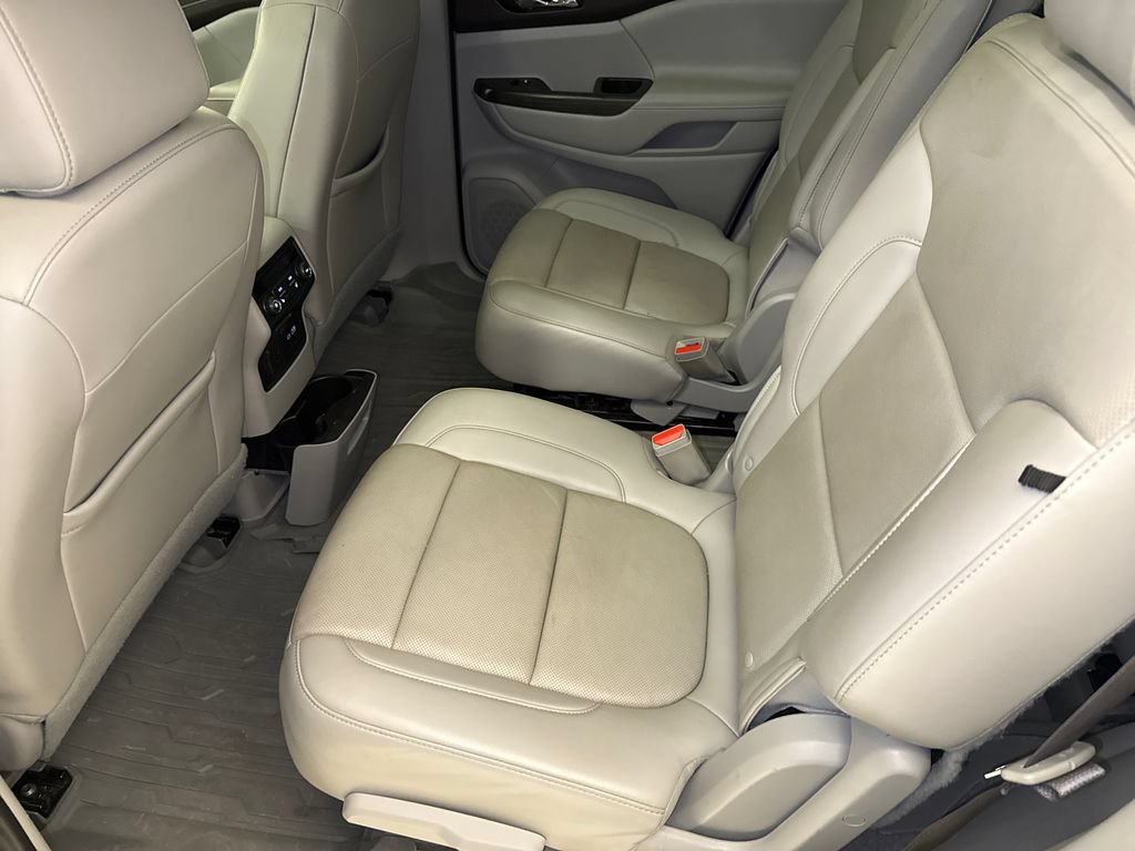 Used 2021 GMC Acadia SLT w/ Premium Package FWD image 19