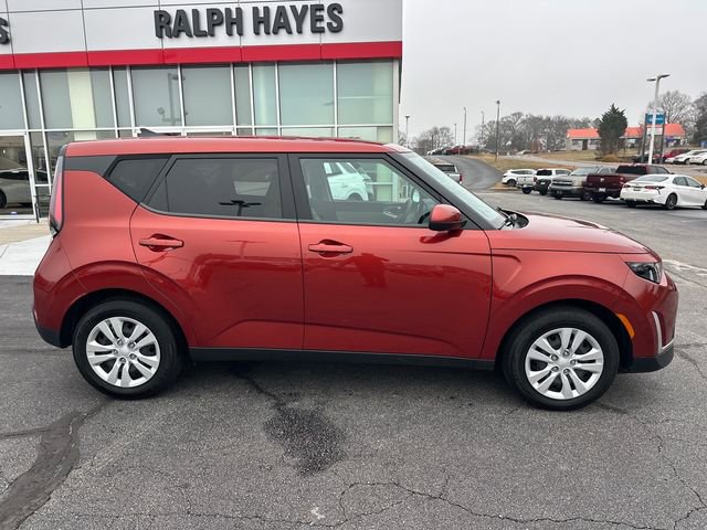 Used 2024 Kia Soul LX image 2