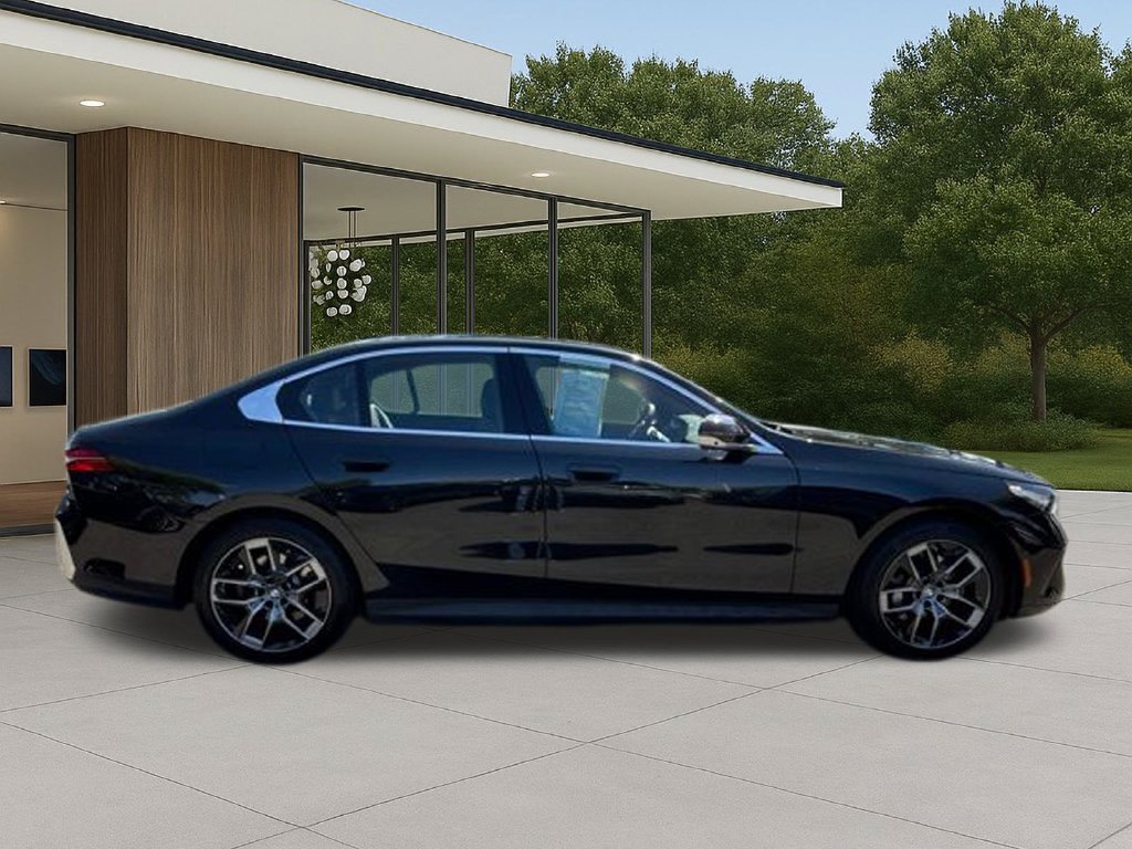 Used 2026 BMW 530i w/ Premium Package RWD image 7