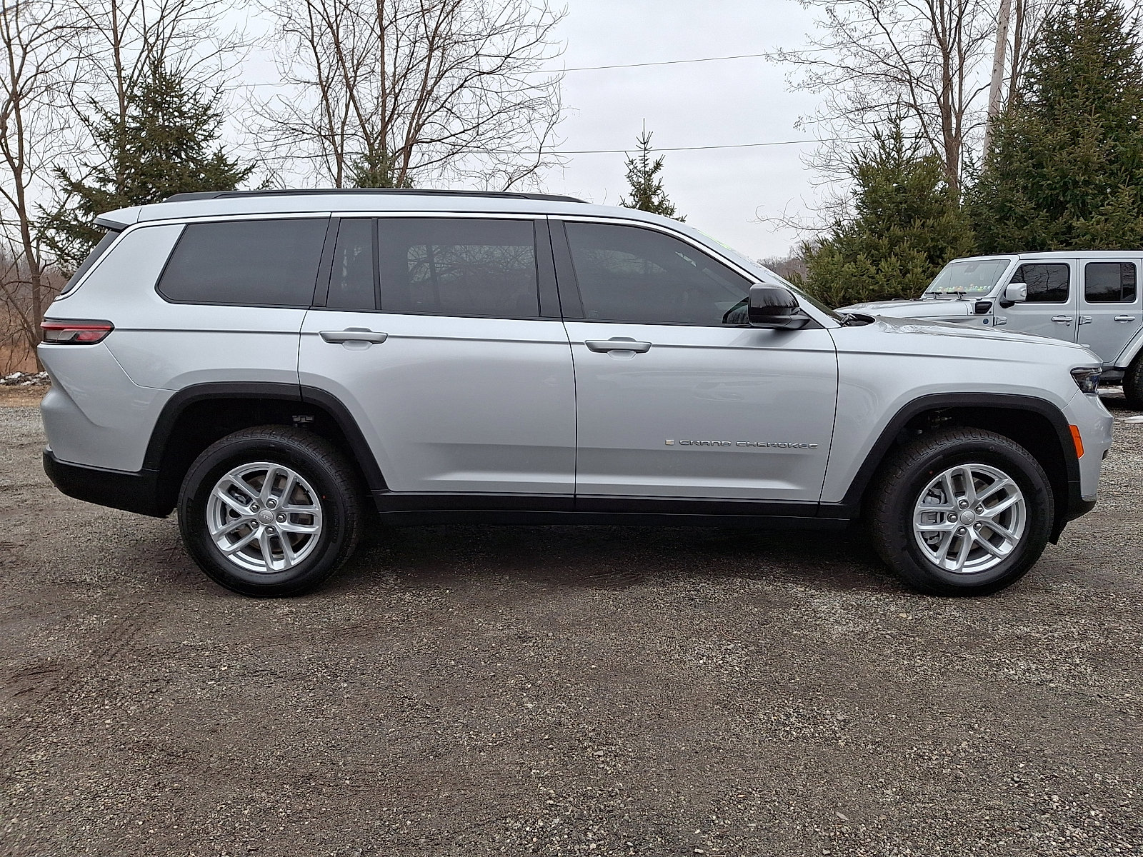 Certified 2025 Jeep Grand Cherokee L Laredo w/ Luxury Tech Group I image 7