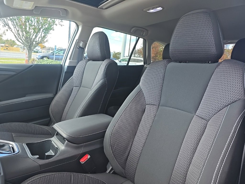 Used 2025 Subaru Outback Premium image 17