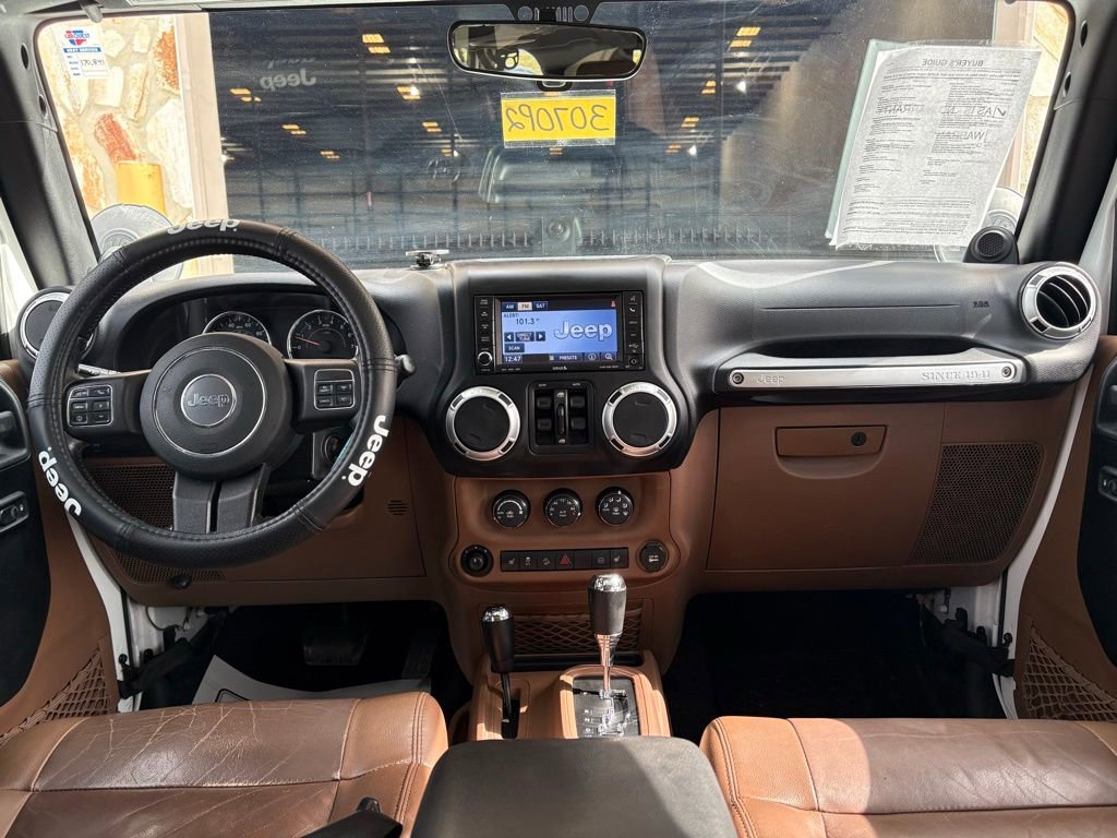 Used 2012 Jeep Wrangler Unlimited Rubicon w/ Connectivity Group image 21