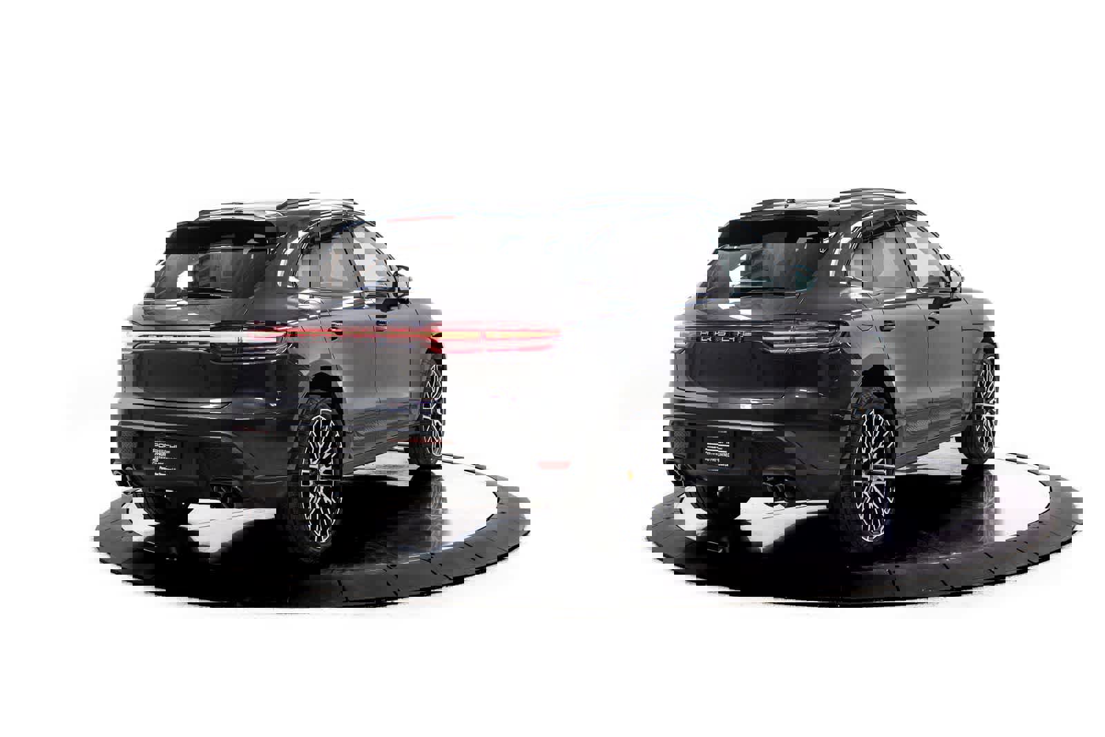 Certified 2026 Porsche Macan image 7