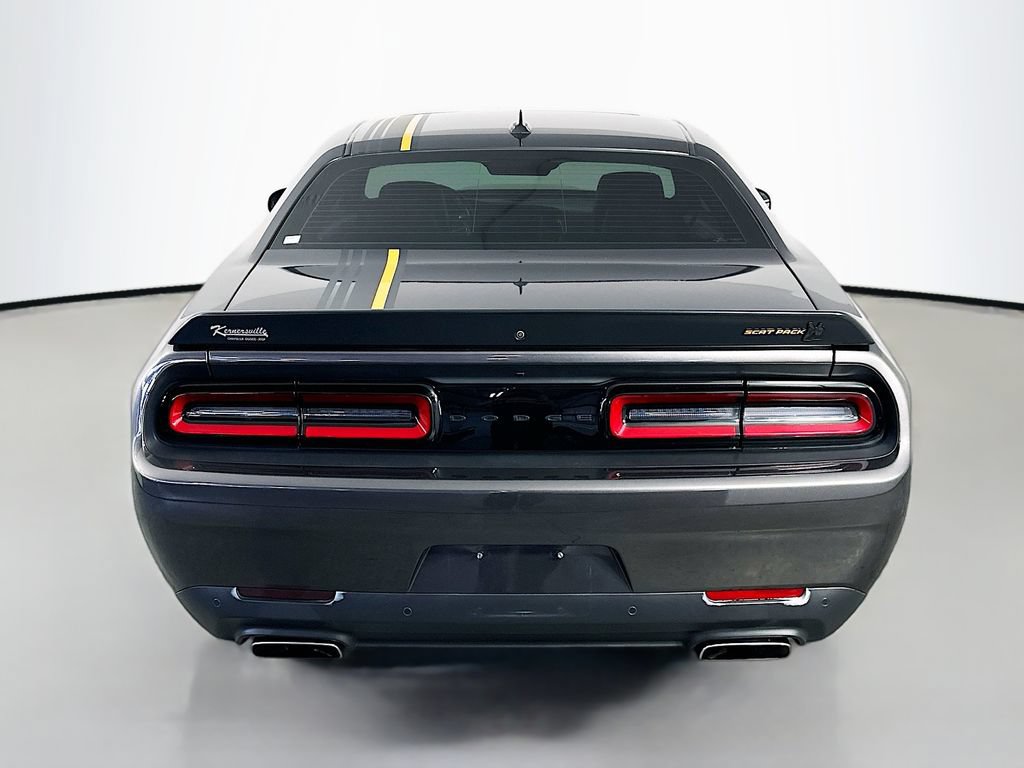 Used 2022 Dodge Challenger R/T Scat Pack RWD image 6