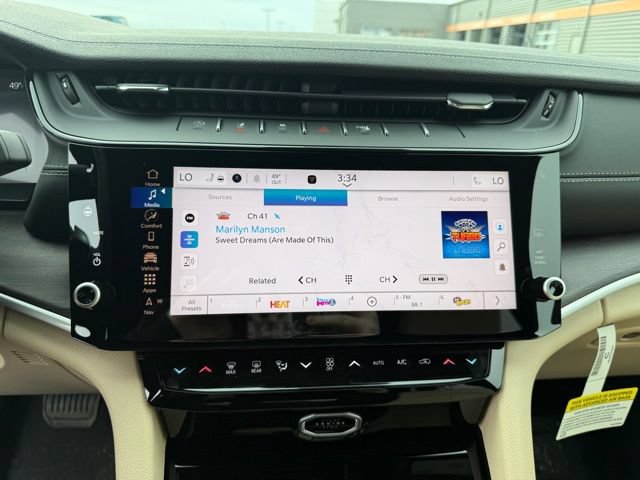 New 2026 Jeep Grand Cherokee Limited w/ Luxury Tech Group II AWD/4WD image 18