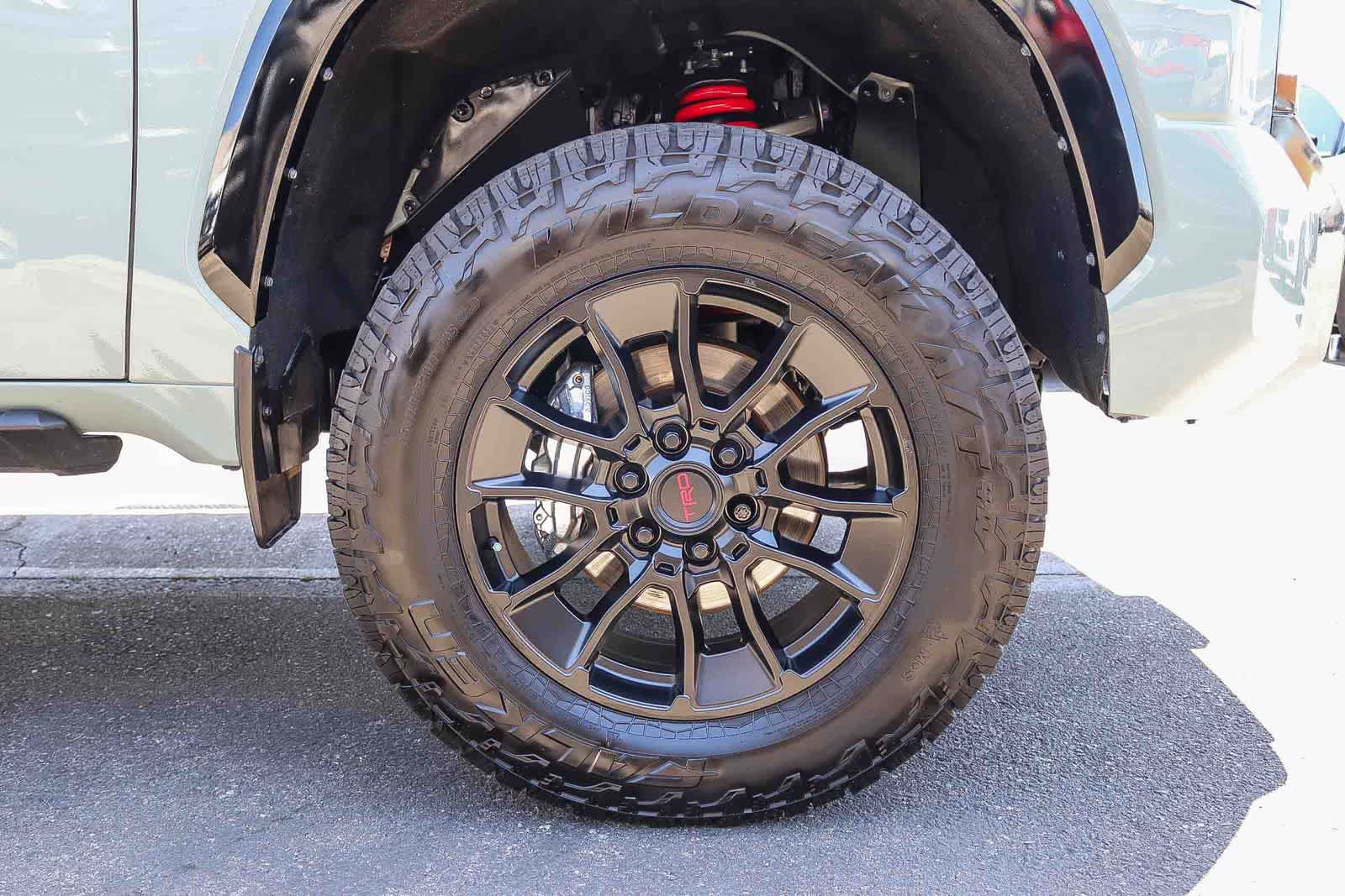 Used 2025 Toyota Tundra Platinum w/ TRD Off-Road Package AWD/4WD image 15