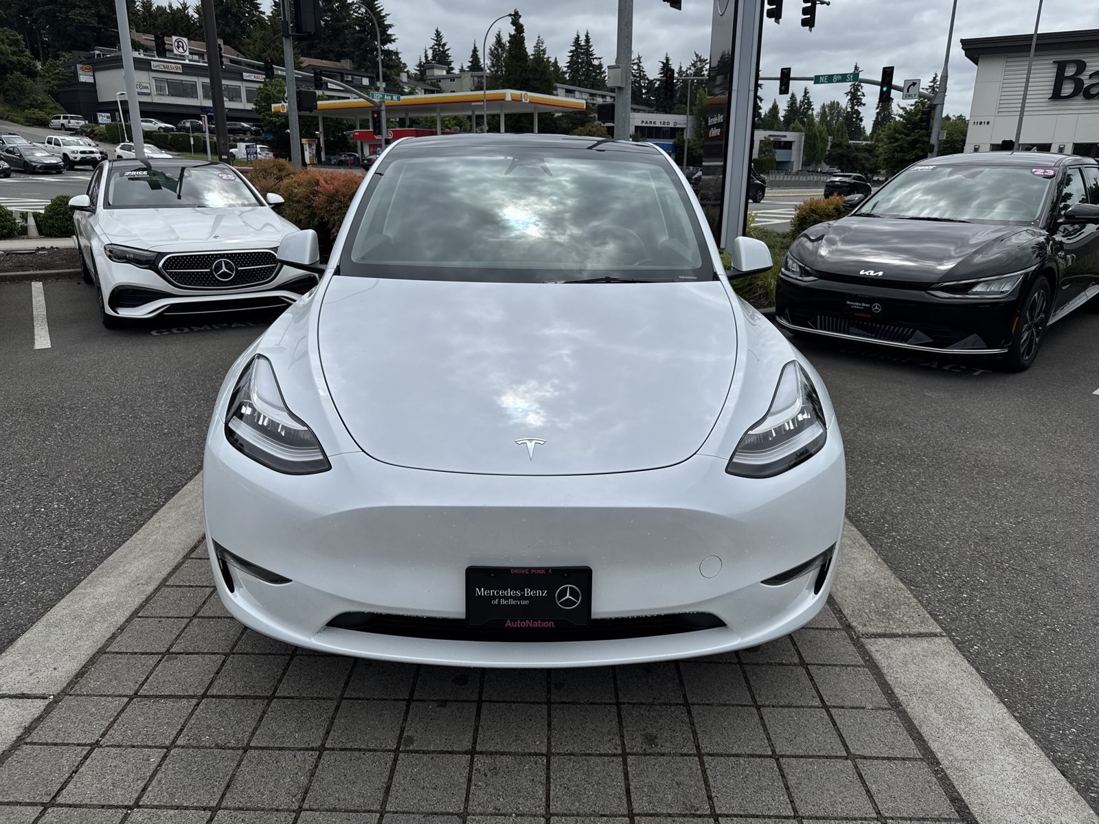 Used 2023 Tesla Model Y Long Range AWD/4WD image 2